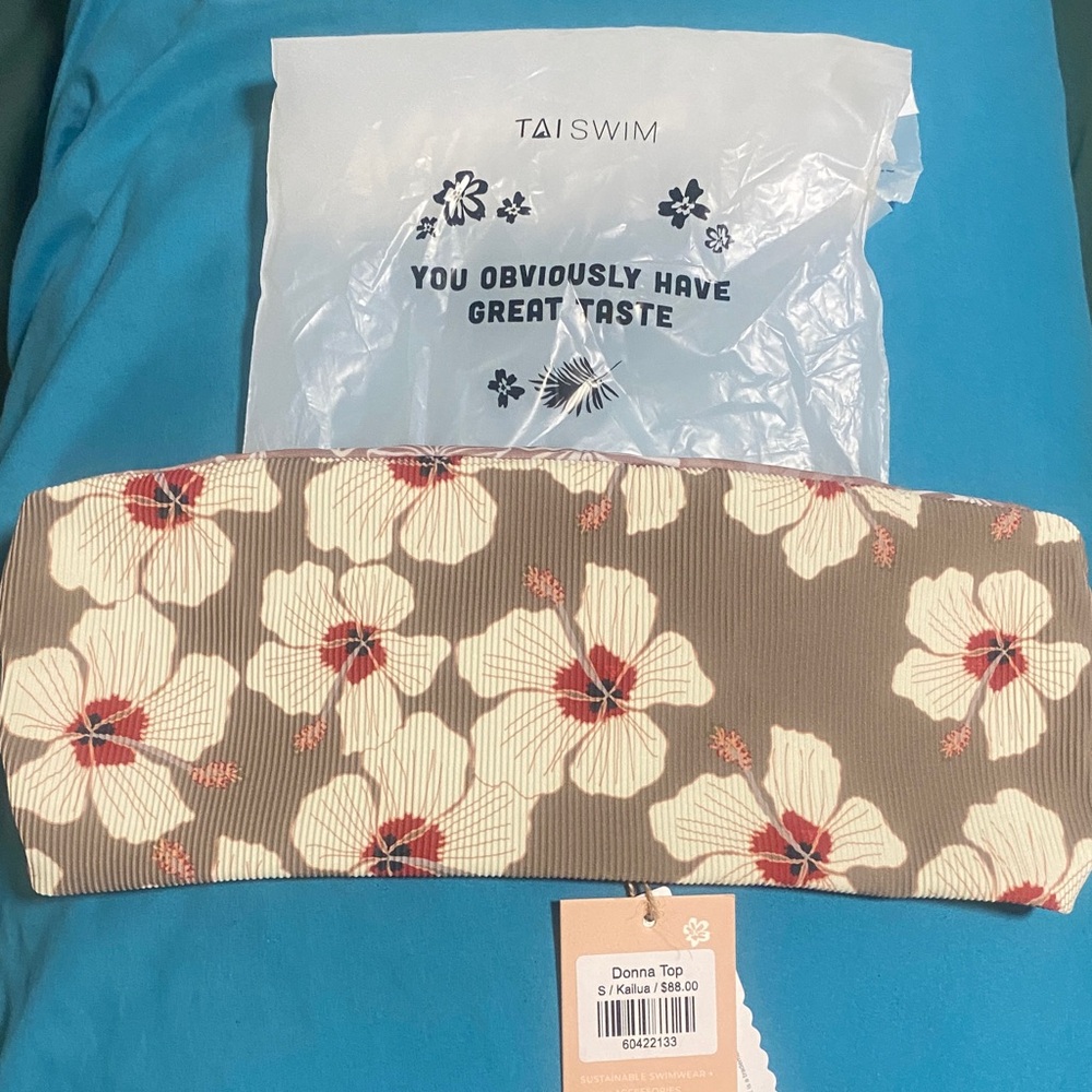 NWT TAI Swim Donna Top Size Small